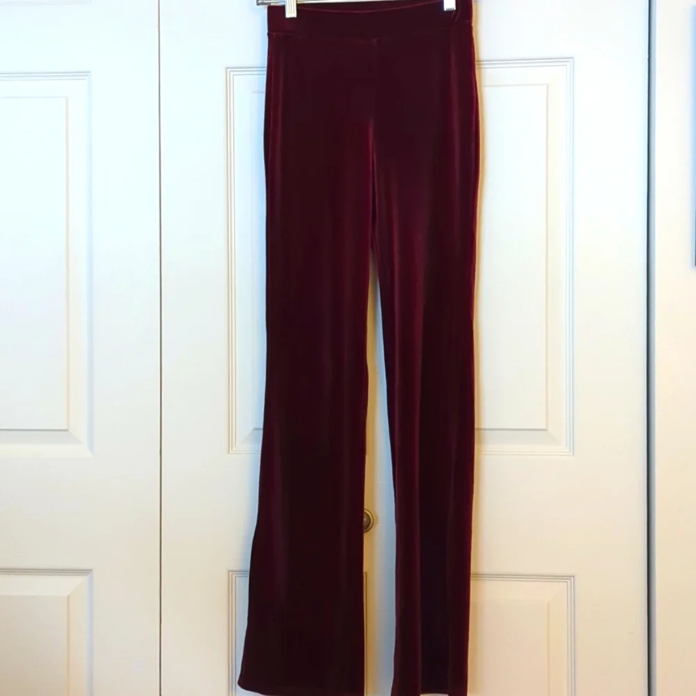 Elegant Velvet Set - Picture 5 of 5